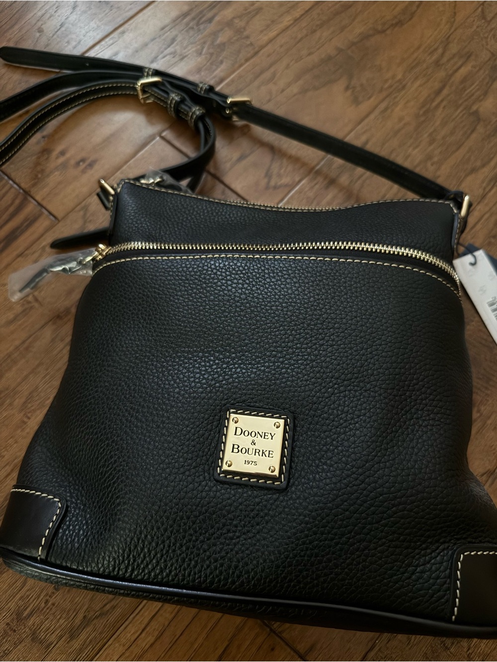 NWT Dooney & Bourke Pebble Grain Black Leather Crossbody Bag